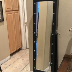 Mirror/ Jewelry holder