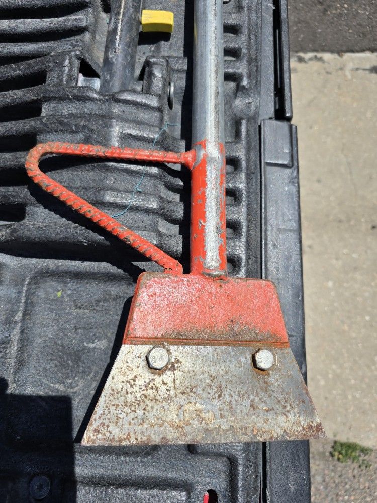 FLOOR SCRAPER AND STRIPER TOOL.