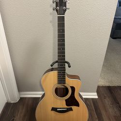 Taylor Guitar 214-ce