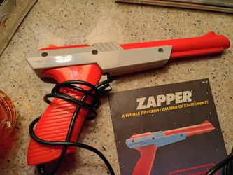 Nintendo NES  1985 Zapper 🔫
