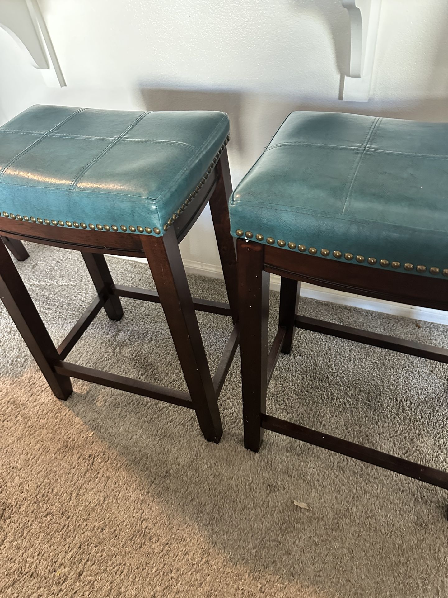 4 Beautiful Teal Barstools Approximately 24 Inch 
