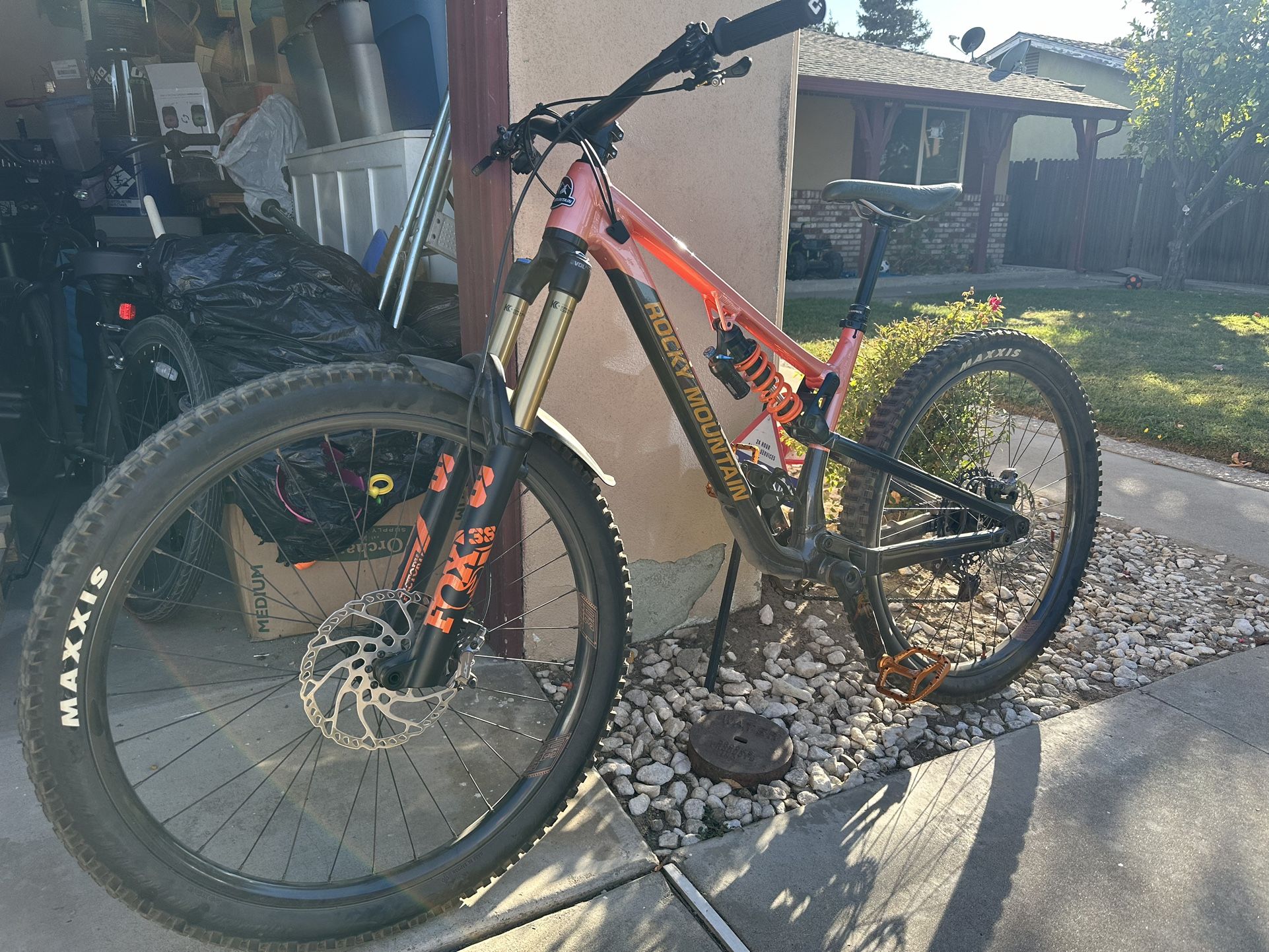 Rock Mountain Altitude A70 Size Medium