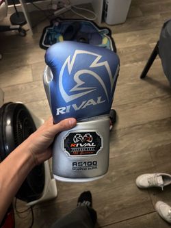 Rival RS100 Professional Sparring Boxing Glove