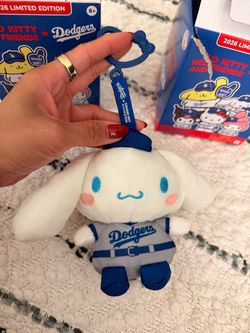 cinnamorolls dodgers hello kitty 2026