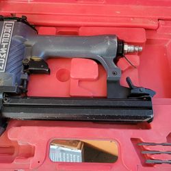 CRAFTSMAN 1/4 in crown staplerair tool