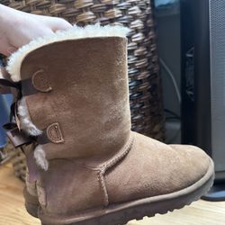 Ugg Bailey Bow ii Boot Size 6