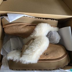 Womens Ugg Slippers size 8