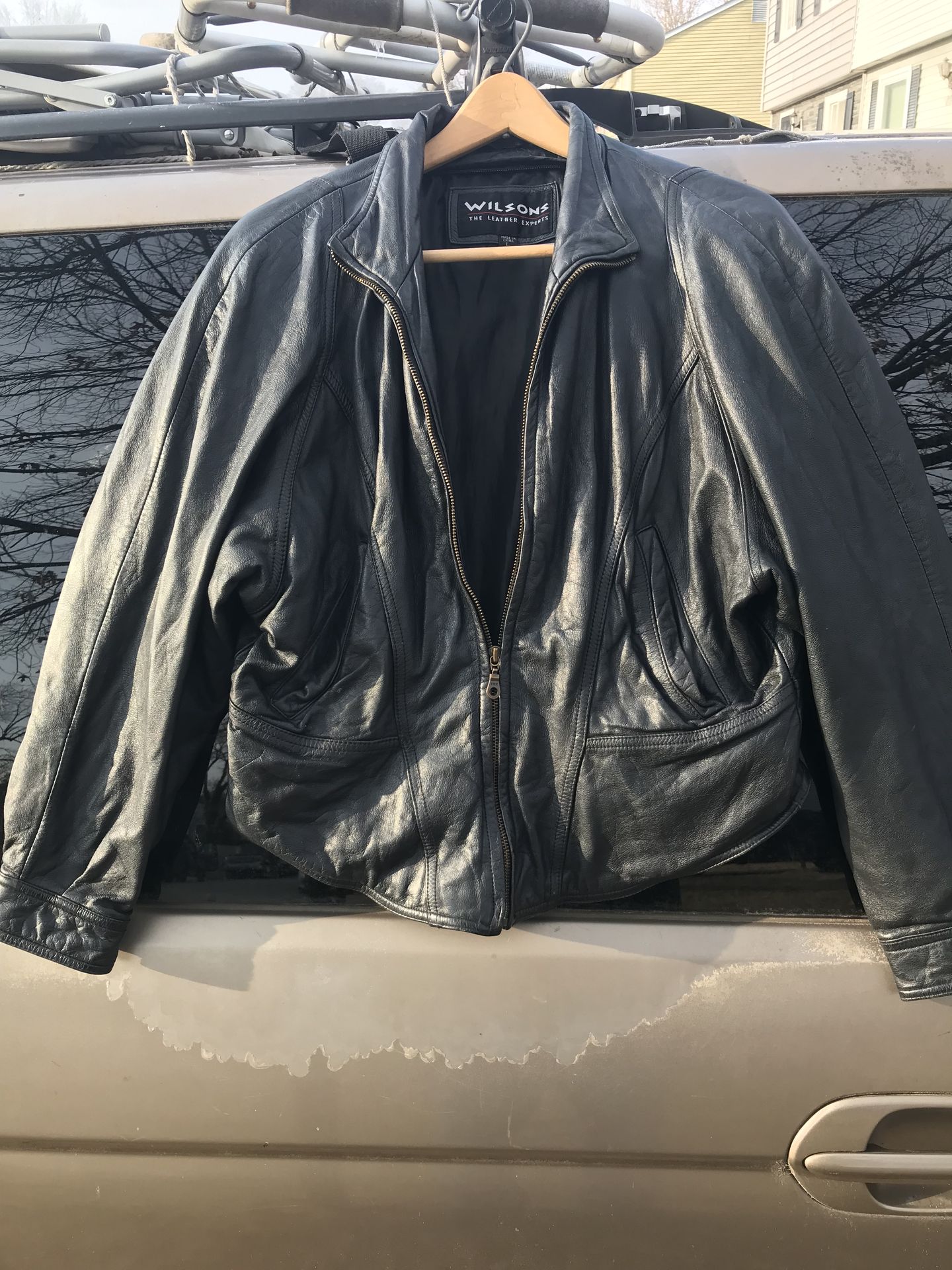 Lnew Ladies leather Wilson V cut motorcycle jacket only $75 size large please send message is seriously interested