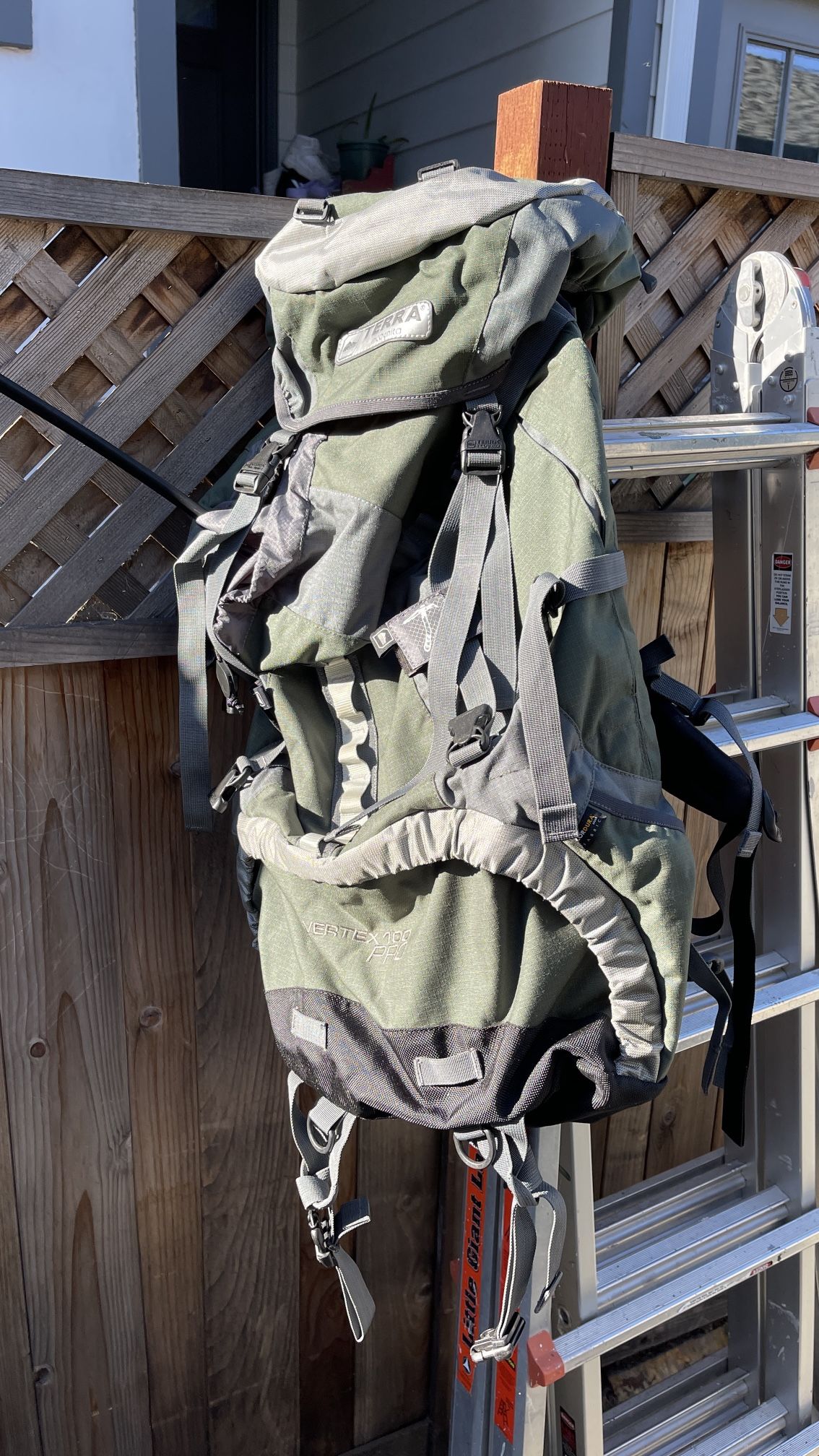 Backpack For Hiking Terra Incognita vertex 100 pro