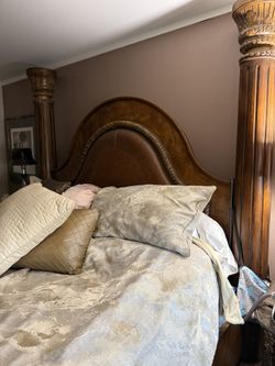 Pulaski King Bedroom Set Cal king With 3 Other Pieces