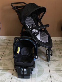 LIKE NEW GRACO JOGGING TRAVEL SYSTEM STROLLER CAR SEAT AND BASE!!!!