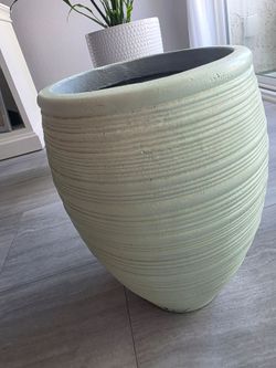 Large 17 inch  100% Ceramic Planter