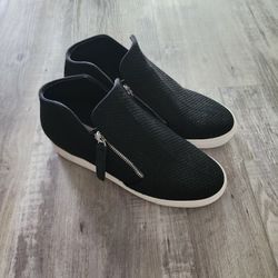 Women's Steve Madden size 8 Wedge Sneakers