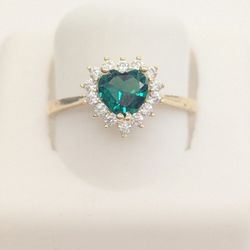 10kt Real Gold Ring Size 7.25