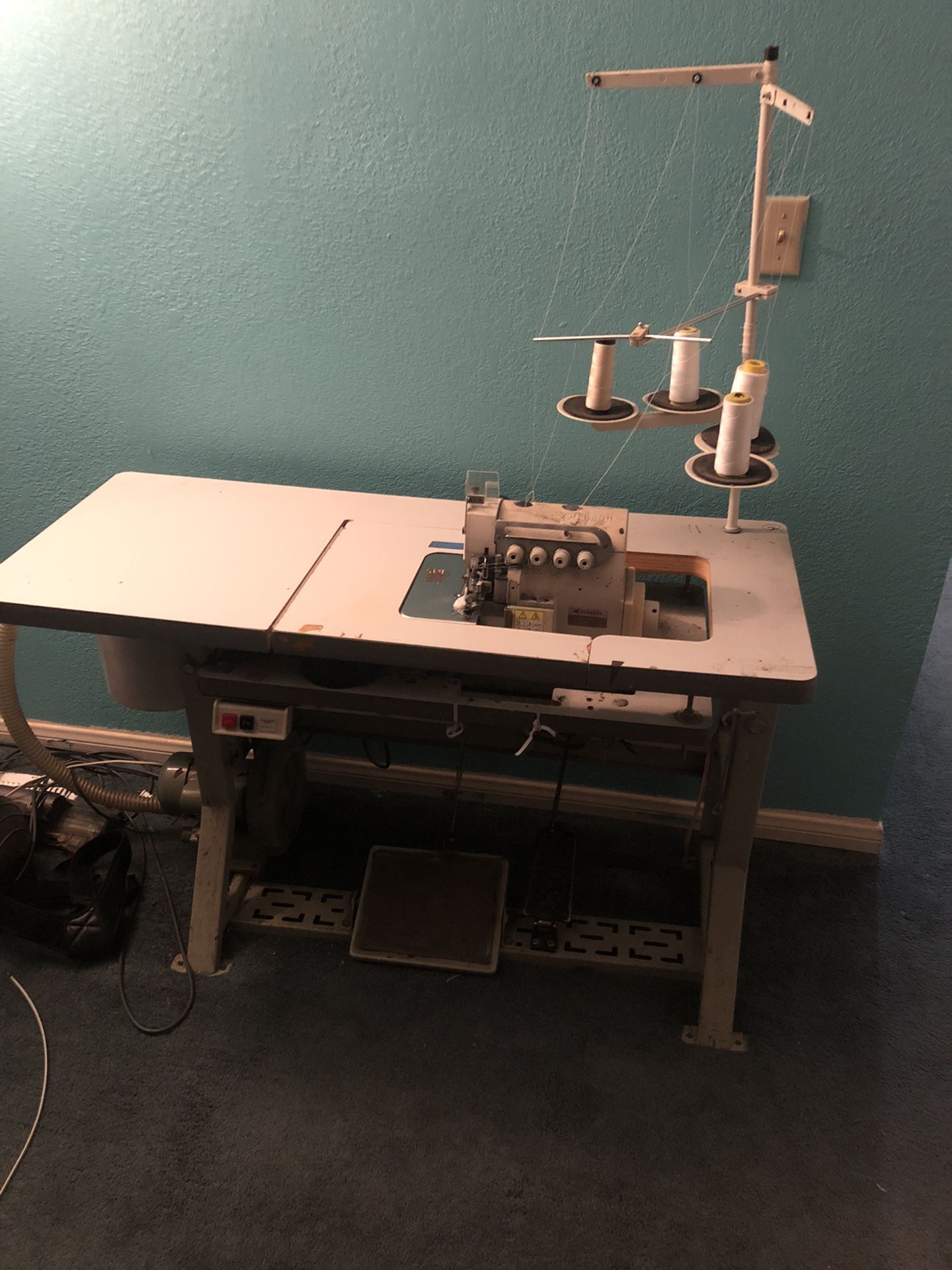 Overlock Industrial Sewing Machine 