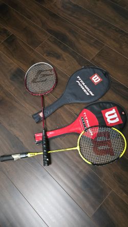 2 Shuttlecock Rackets