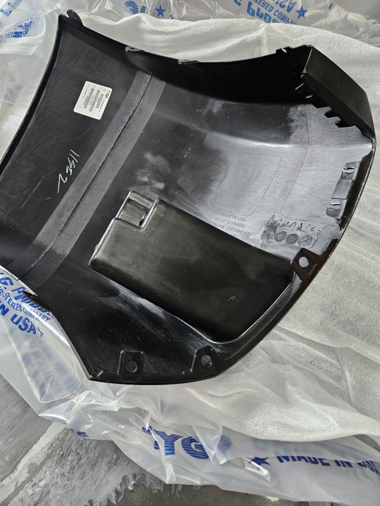 Silverado BUMPER Cap 2007-2013 NEW! Passenger Side Front