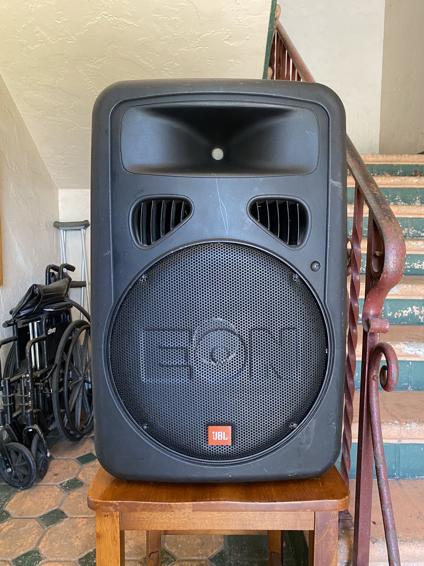 JBL EON SPEAKER 