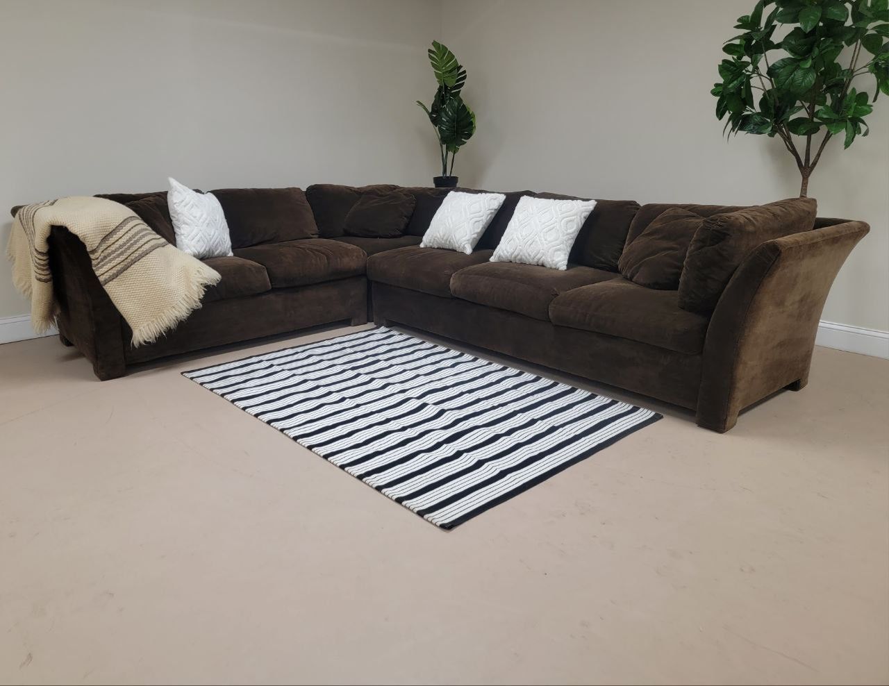 Like New! Vintage Bloomingdales Designer 3 pc Sectional (Can deliver