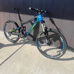 Norco Range Carbon Enduro Mountain Bike – Large – Full Suspension