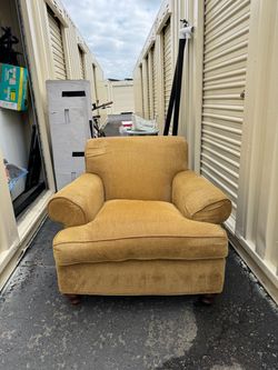 Oversized Mustard Yellow Accent Chairs – Comfortable & Spacious