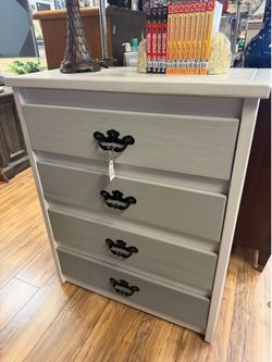 Dresser