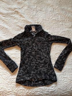 Lulu top size Small/2