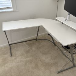 White L  Shape Gaming / Office Desk 