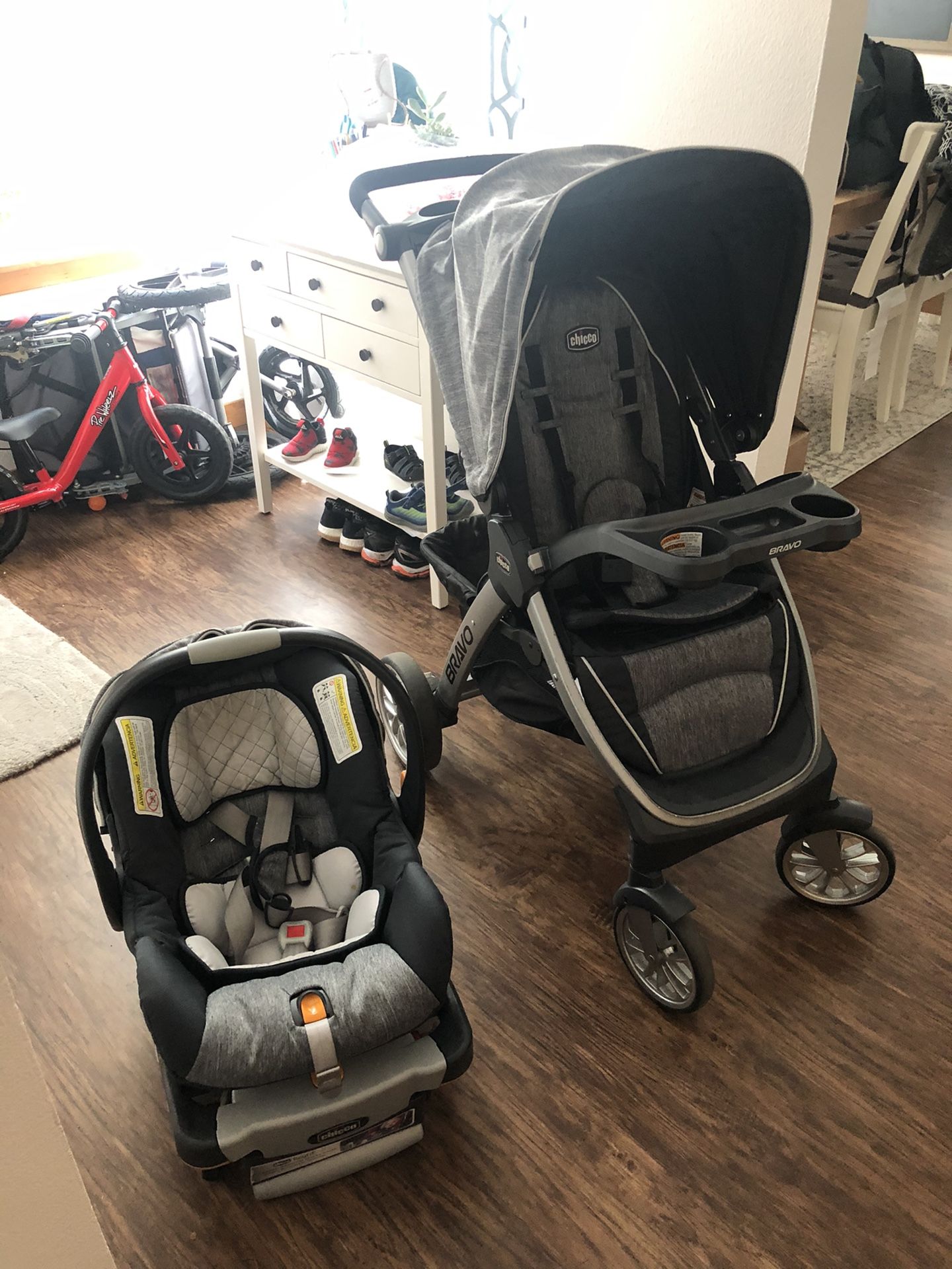 Graco keyfit 30 trio car seat/stroller and base