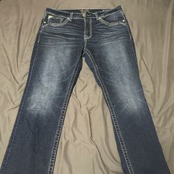 Buckle Salvage Jeans 
