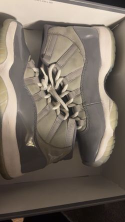 Air Jordan 11 Retro - Size 8 (Original Box)