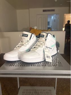Reebok size 9 men