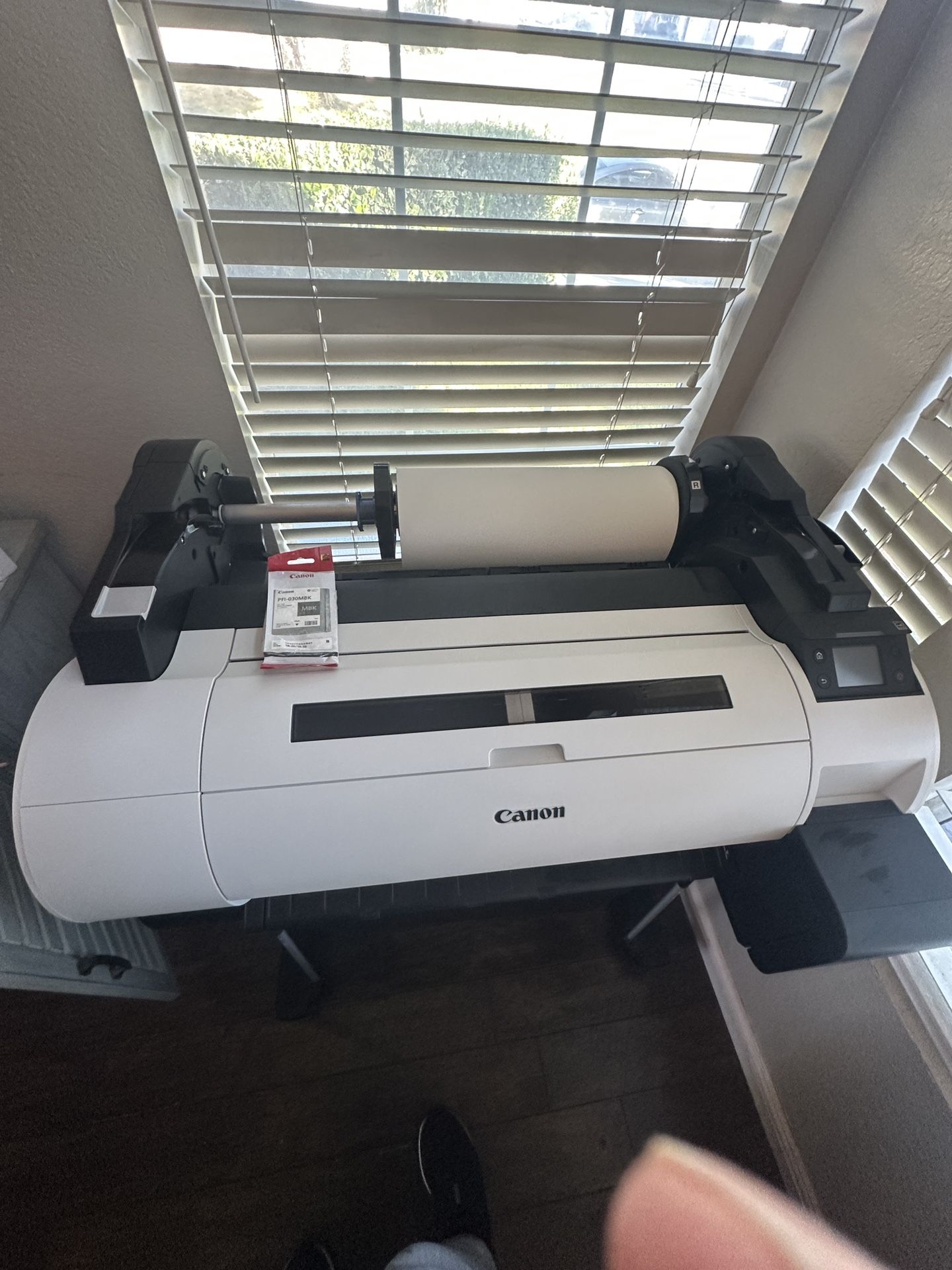 Canon ImagePROGRAF TA-20 24” Printer w/stand AND Cover