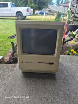 Macintosh Plus