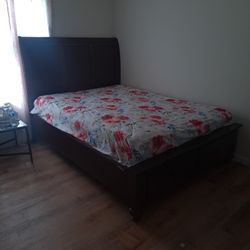 Queen Size Bed With Mattress