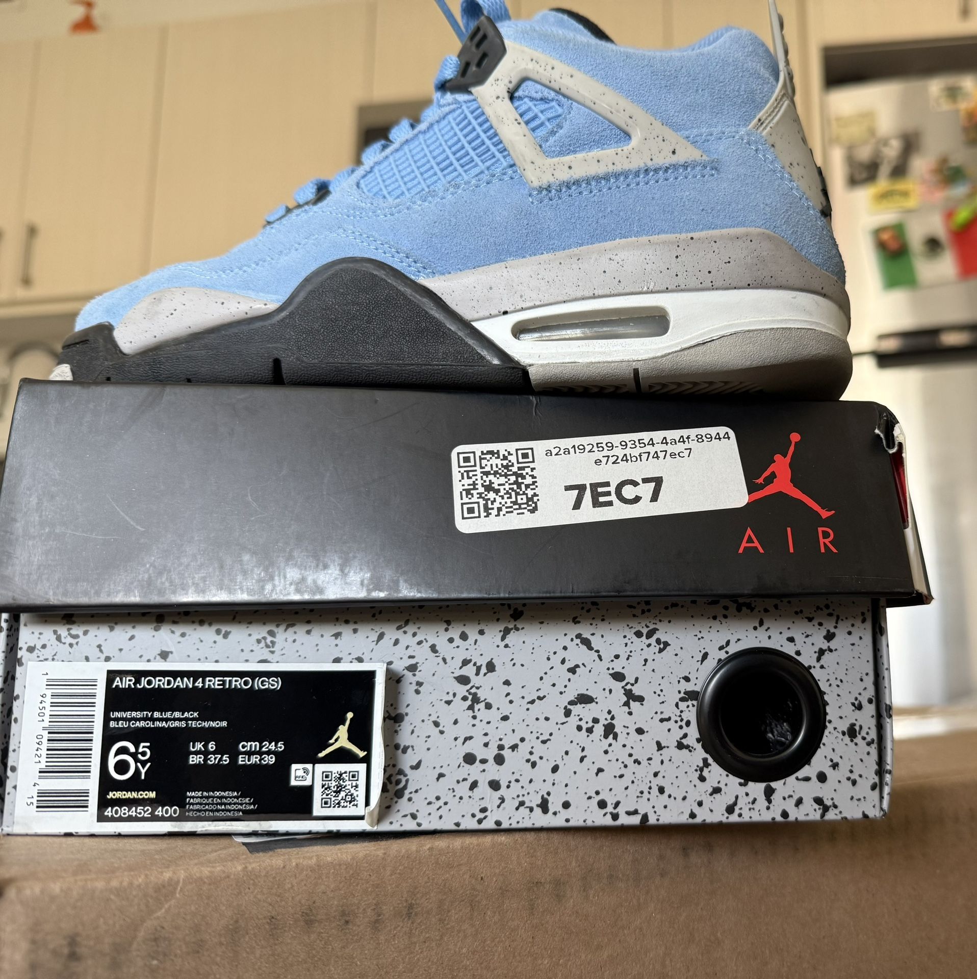Air Jordan 4 (GS), University Blue