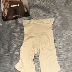 Skims Seamless Sculpt Mid Thigh Shorts 