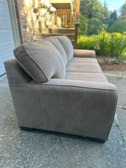 Excellent condition full size couch, delivery available
