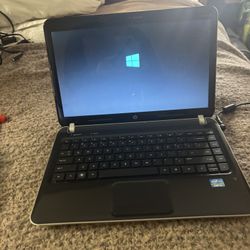 Barely used HP DV4 6GB i3 win10  Black Excellenct condition! Runs Fast Still