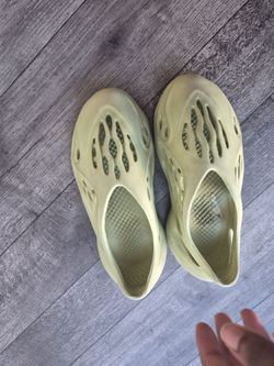 Yeezy foam runners