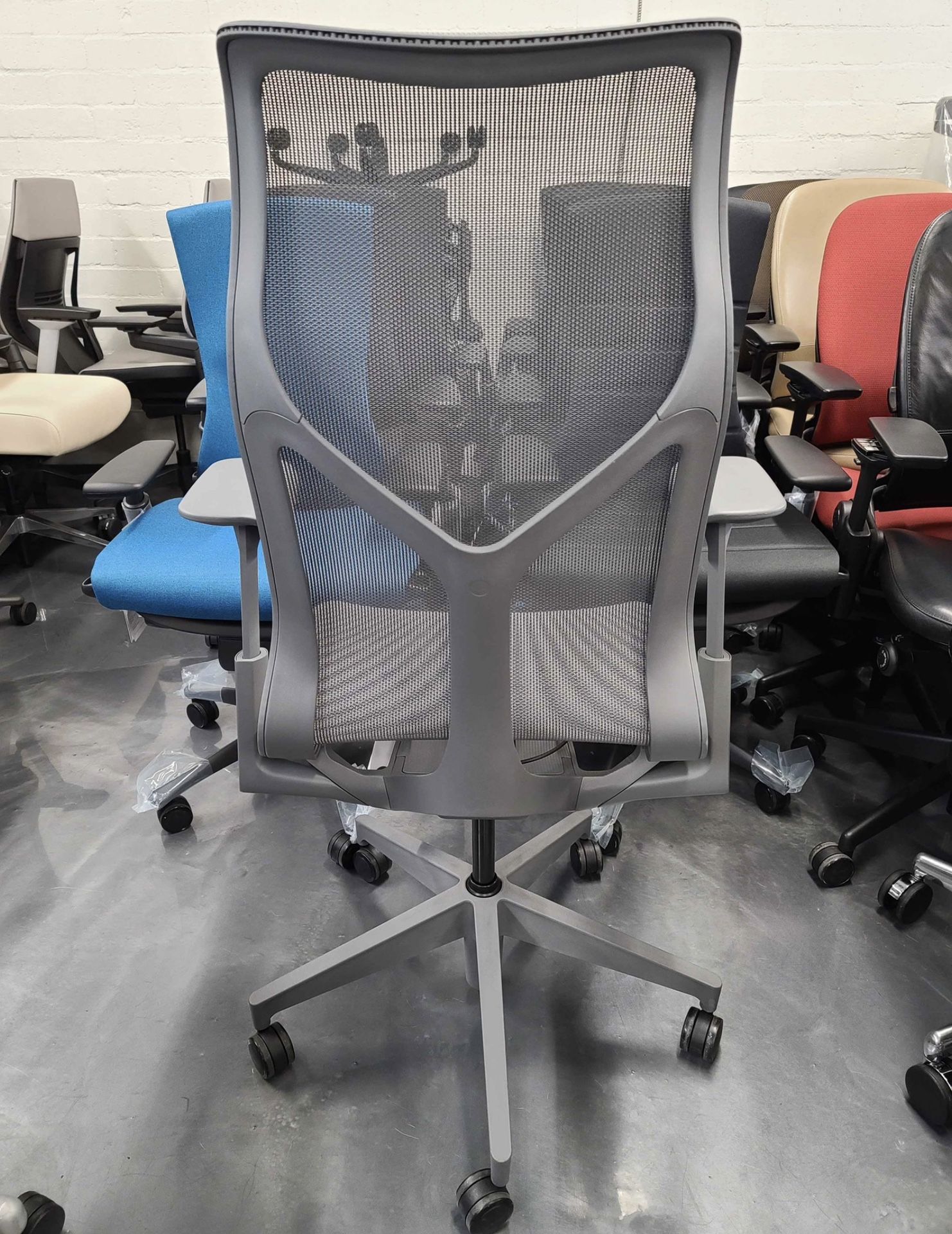 🔥BRAND NEW🔥HERMAN MILLER COSM HIGH BACK CHAIR DESIGNED BY STUDIO 7.5 BEAUTIFUL CARBON FRAME & MESH