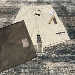 Light Oatmeal Essential Shorts