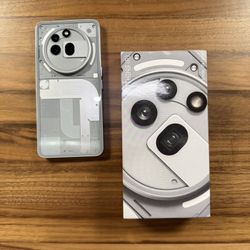 Nothing Phone 3a Pro - Unlocked - 256GB
