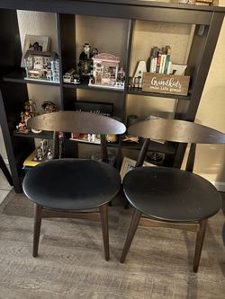 2 Dinning Room Chairs