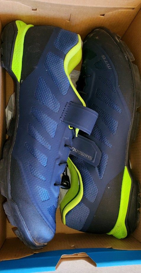 Shimano Bike Shoes Size 44 - Mens 9.5 - Like New