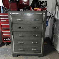  Grey Dresser 