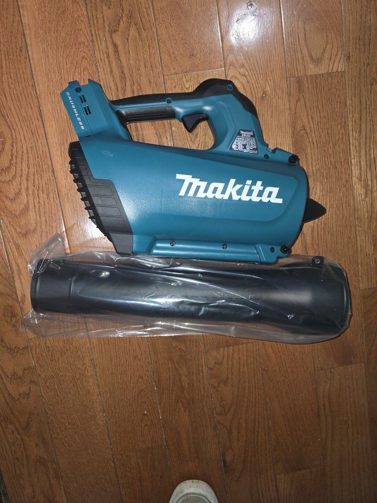 Makita
116 MPH 459 CFM 18V LXT Lithium-Ion Brushless Cordless Leaf Blower (Tool-Only)