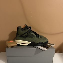Undefeated Jordan 4s