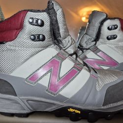 New Balance Womens 1099 PrimaLoft Hiking Boots- Size 12