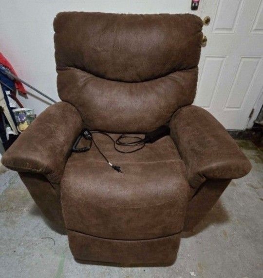 Lazyboy Powerlift Recliner